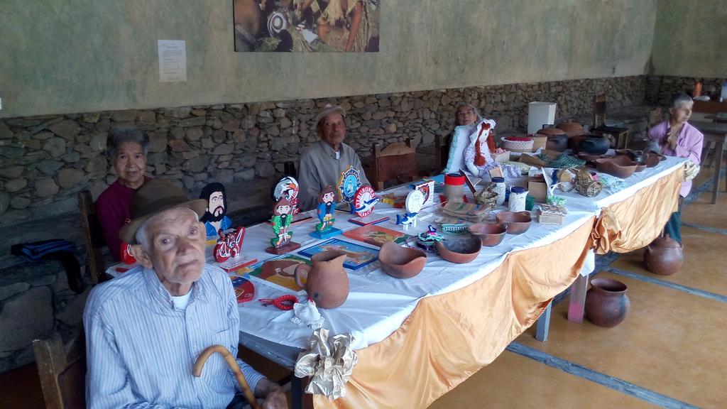 LA GOBERNACION DEL ESTADO TRUJILLO PRESENTE <a href="/magallyvina/">Magaly Gutiérrez</a> EN LAS EXPOSICIONES EN TALLA Y MADERA DE NUESTROS ARBOLES DEL SABER <a href="/salainass/">INASS</a> ABUEL@S TALENTOSOS <a href="/CarlosInass/">Carlos Franco</a>