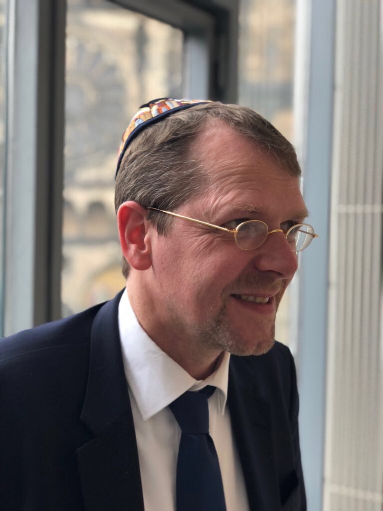 Magnus_Buhlert's tweet photo. Meine #Kippa aus Jerusalem habe ich dann heute mal sehr gern aufgesetzt - aus Solidarität. #NichtOhneMeineKippa #KippaColonia #KippaBerlin https://t.co/a6vckUfaMC