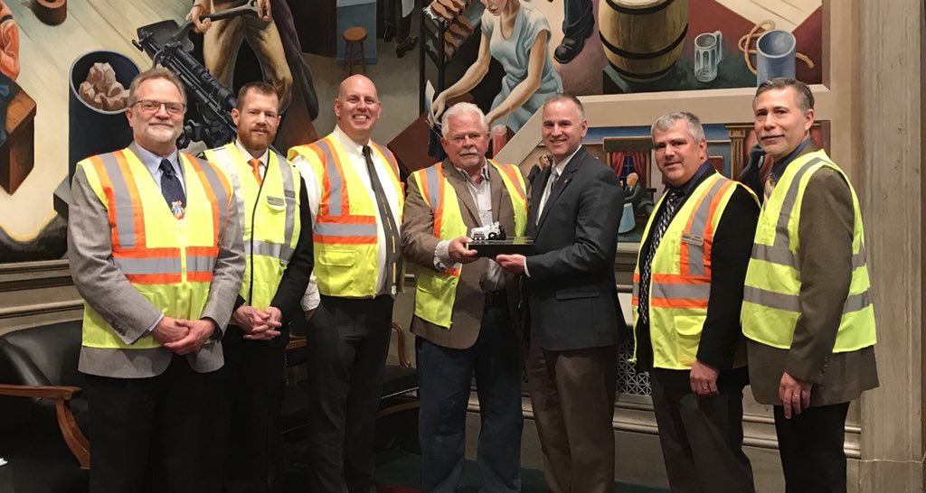 .<a href="/MoAsphalt/">MO Asphalt</a> President John View presents <a href="/KevinCorlew/">Kevin Corlew</a> with the “Exceptional Leadership in Transportation Issues” award for his leadership on the 21st Century Missouri Transportation System Task Force.

#fundMOtransportation <a href="/AGCofMO/">AGC of Missouri</a> <a href="/Mercury4MO/">Mercury Alliance</a> <a href="/MoLimestonePA/">Infra - Sand and Stone. Missouri Made.</a>