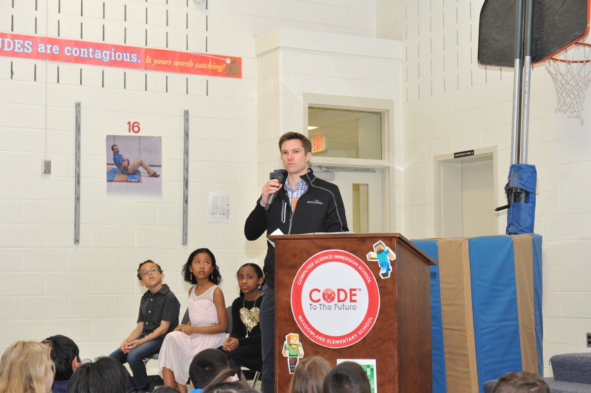 HHMIJanelia's tweet image. #Tbt one week ago, we joined @MeadowlandElem for their epic build. We&apos;re so excited to help develop the #makerspace for such a great school. #lcpscodes