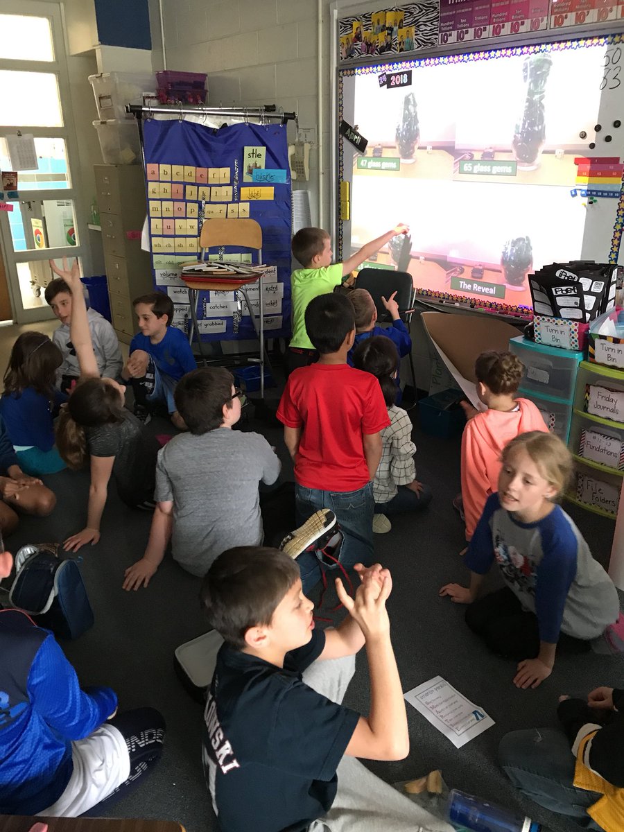 MrsC_room14's tweet image. We 💙💙💙 this!!!Estimation Clip Boards have us talking about math and sharing our ideas! @parmenterschool @SteveWyborney #mathchat #mathroutines