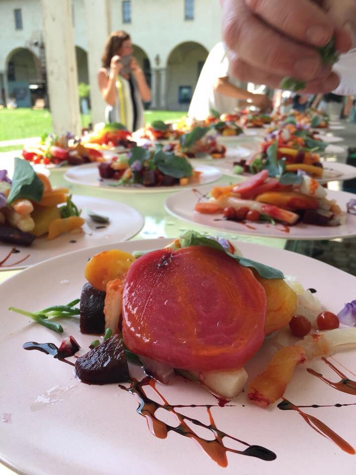 finovino_nl's tweet photo. That’s what you get when the @Creativechefnl prepares a lunch to welcome our Dutch Minister of #Culture, #Education and #Science @ivanengelshoven at #BARANNE during the @iSaloniofficial. Proud that this beautiful food was accompanied by our fresh #Pinela & smooth #Merlot! https://t.co/suUMs0KJoT