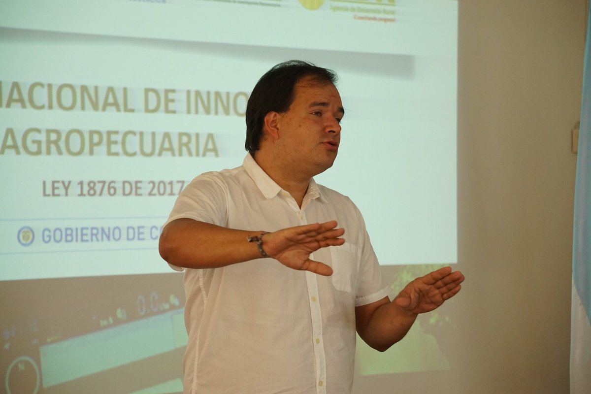 valle_agro's tweet photo. #AEstaHora @milenabanguero da inicio a la reunión de el Sistema Nacional de Innovación Agropecuaria de la @ADR_Colombia  con las #Umatas del Valle del Cauca en @Corpoica https://t.co/jKePChUdOT