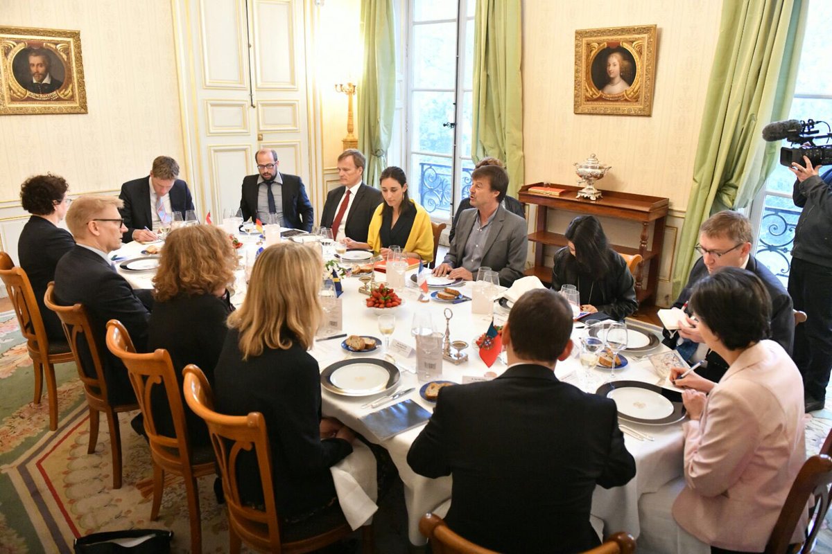 N_Hulot's tweet photo. Climat : Mobilisation des ministres européens
🇸🇪🇳🇱🇩🇪🇫🇮🇵🇹🇱🇺🇫🇷 
✅objectif neutralité carbone 🇪🇺
✅une stratégie de long terme UE avant la COP24
✅des objectifs 2030 cohérents avec cette ambition pour climat, transports, énergie &amp; finance
https://t.co/S4lyRhH781 https://t.co/d0cP6vaw25