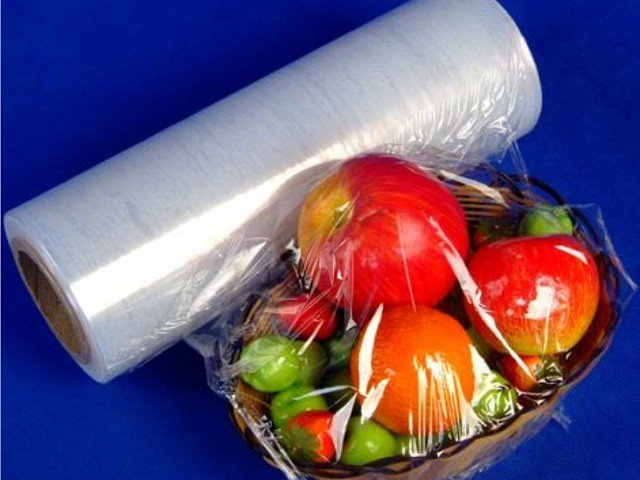 PromoteUkraine's tweet image. #UkrainianScientificInnovation #5

Edible polyethylene

Serhiy Timchuk from Kharkiv helped to solve the problem of recycling packaging materials. The main material of edible polyethylene is corn starch - ecologically clean and even edible. mon.gov.ua/ua/news/bezpil…
