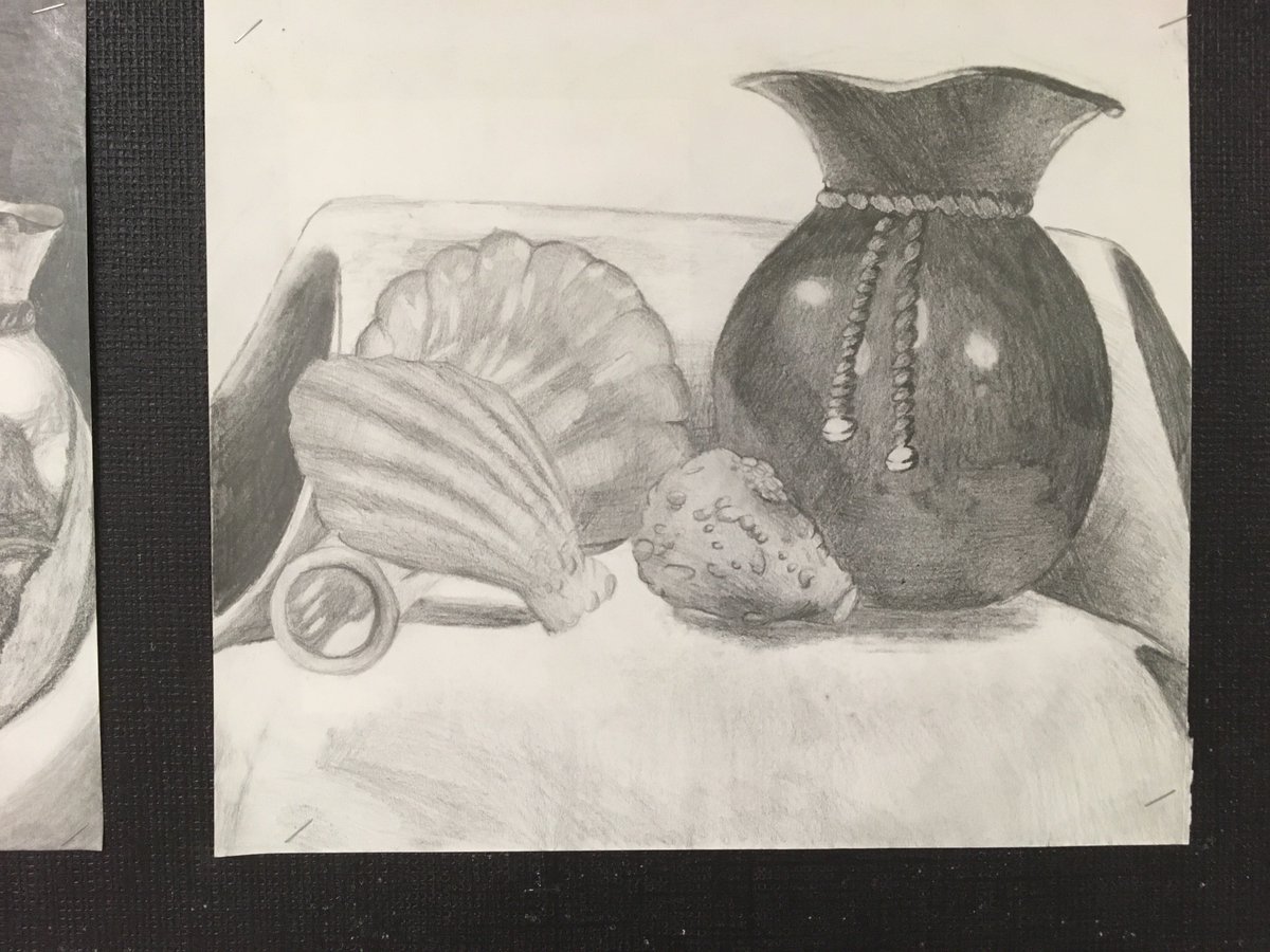 Patriot_Art's tweet photo. Drawing from real life is the best way to learn to draw realistically. Drawing students worked diligently have made some beautiful drawings, don't you think? #TPW #MSHSActivities #MPS2Ed https://t.co/UVZH6pEp3d