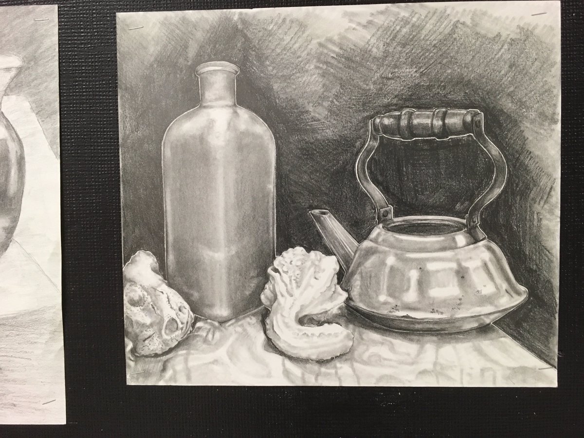Patriot_Art's tweet photo. Drawing from real life is the best way to learn to draw realistically. Drawing students worked diligently have made some beautiful drawings, don't you think? #TPW #MSHSActivities #MPS2Ed https://t.co/UVZH6pEp3d