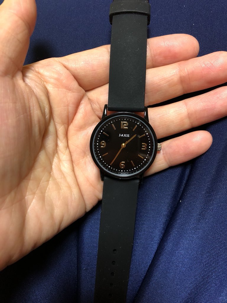 藤井裕子 On Twitter まさかの その後 時計は動かなくなっちゃって 修理に出す時間がないので 新しいの1つ買いましたぁー とりあえず 修理に出せるまでだから 安モノ でもちょっと気に入った