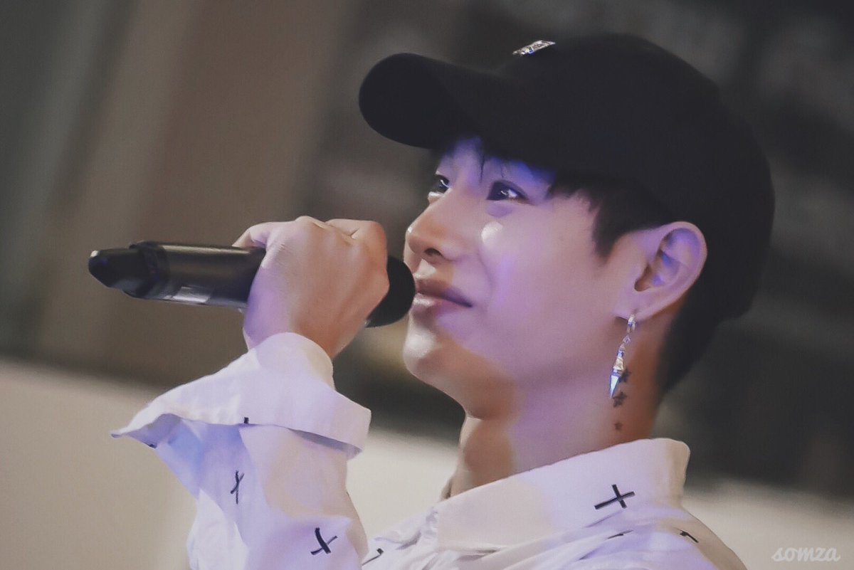 orangez_juicez's tweet photo. There's a truth in your eyes saying you'll never leave me.
#เป๊กผลิตโชค
#palitgallery
#PeckPalitchokeFirstDate
#somzagallery
#FirstDateConcertDay3 https://t.co/Ycs6Ualkn1