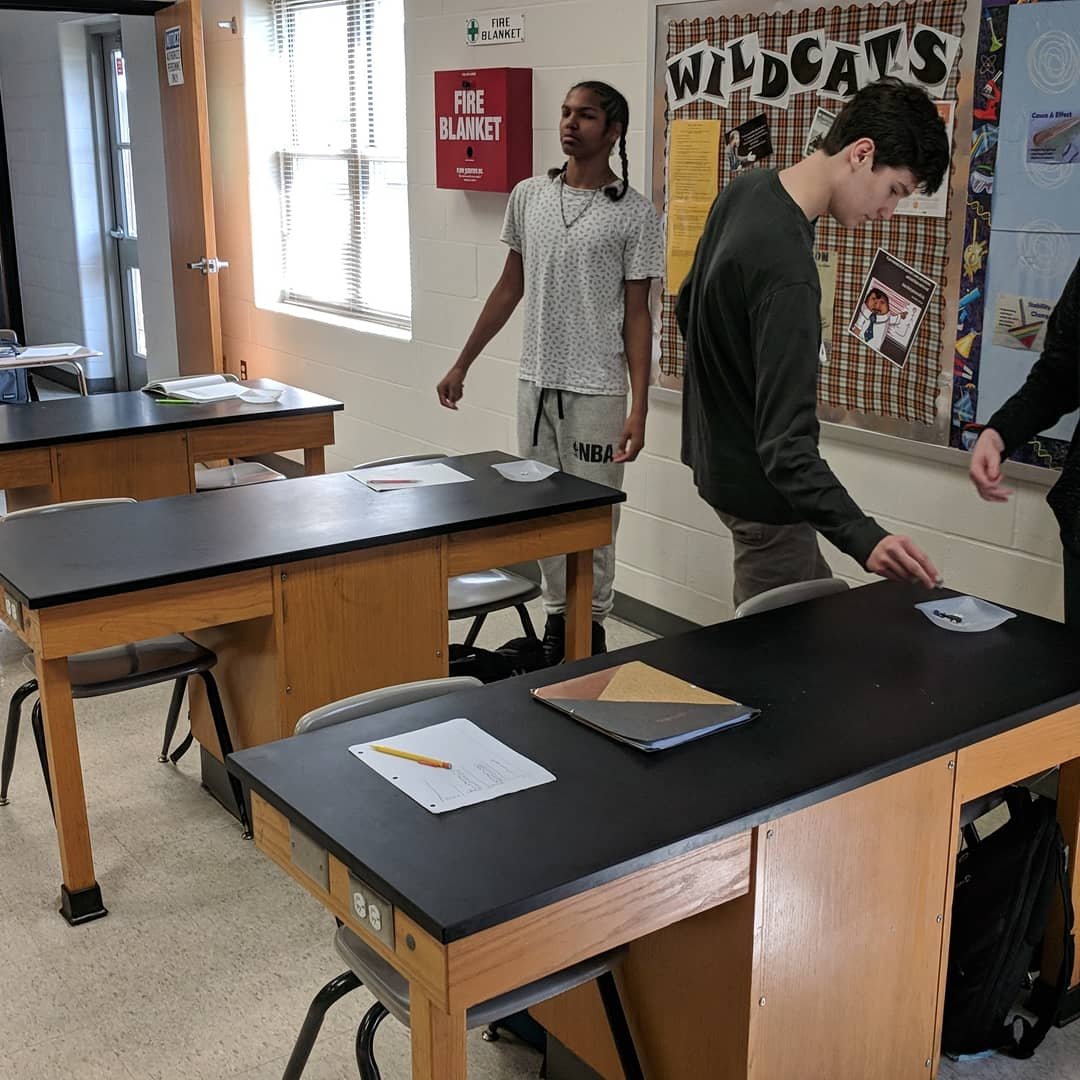 WestSciGuy's tweet photo. Lots of competition and nest guarding when West Bio students test how effective their beak design is in different environments #WestSTEM #Naturalselection #biology @FlinnScientific https://t.co/3esQybBwp8
