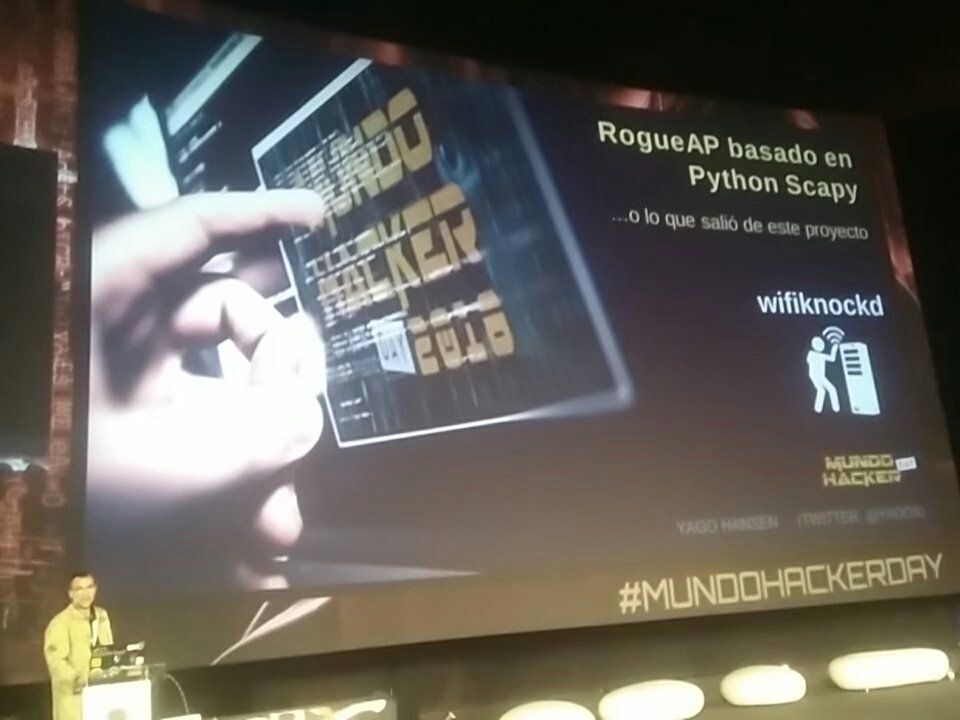 yulietor's tweet photo. @yadox @mundohackertv #MundoHackerTeam #MundoHackerDay2018 Wi-Fi Rouge, python Scapy Dott11 https://t.co/A2GEKLellN