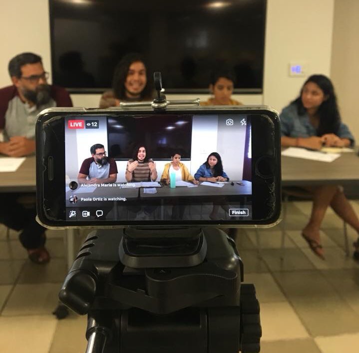 CCMEUPRRP's tweet photo. 🎥 [EnVIVO] Ve la grabación del PROGRAMA ESPECIAL: De Cara al Primero. 🚨

#CCEcomunica 📣

Vía FB Live: 
https://t.co/mqMADBXsER https://t.co/2aRzprHuXi