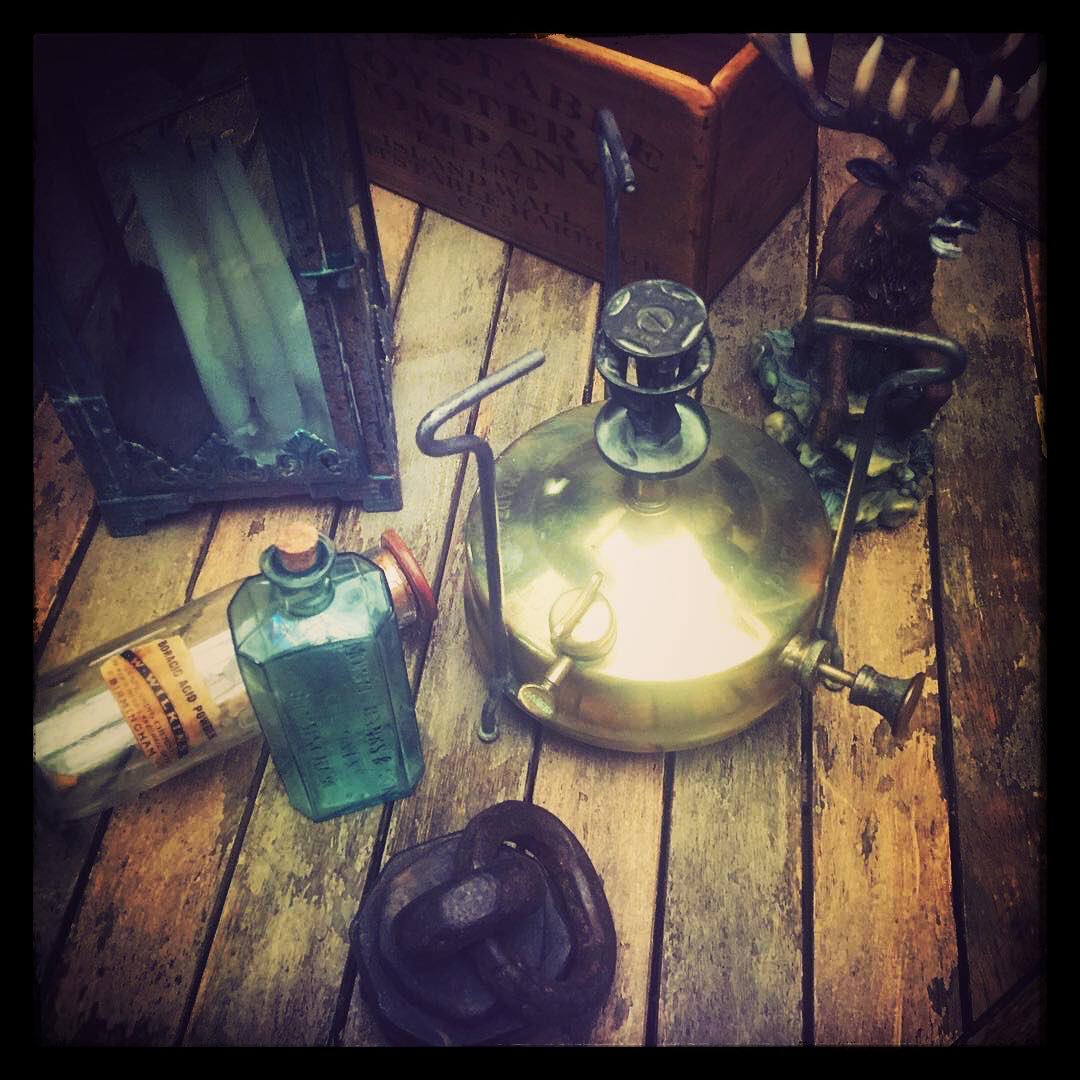 mrgracehughes's tweet photo. In the studio beeswaxing old &amp; new props for a new project.. #MrGraceHughes #Creative #Stylist #Tailor #Milliner #Millinery #MillineryCouture #AnarchoDandyist #Dandy #Chap #AntiBrand #Saboteur #Punkature #FashionDesigner #Couture #Shoreditch #Hoxton #London .. https://t.co/RrnuHcTsMj