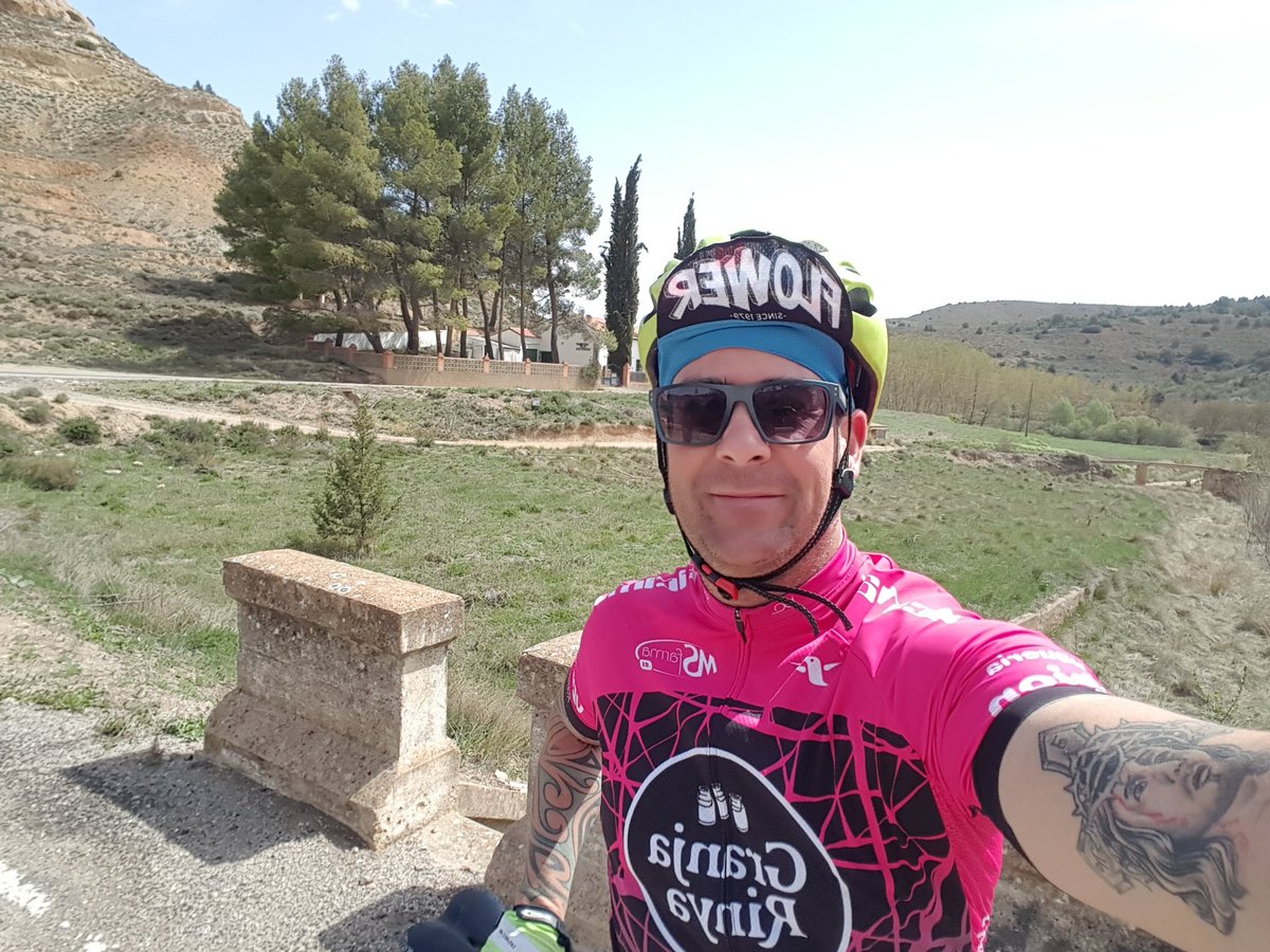LopezJuste's tweet photo. Tardes de verano ya por CAMARENA DE LA SIERRA(TERUEL)
#LONGANAS #BICITERUEL https://t.co/zuVZb5Bpjd