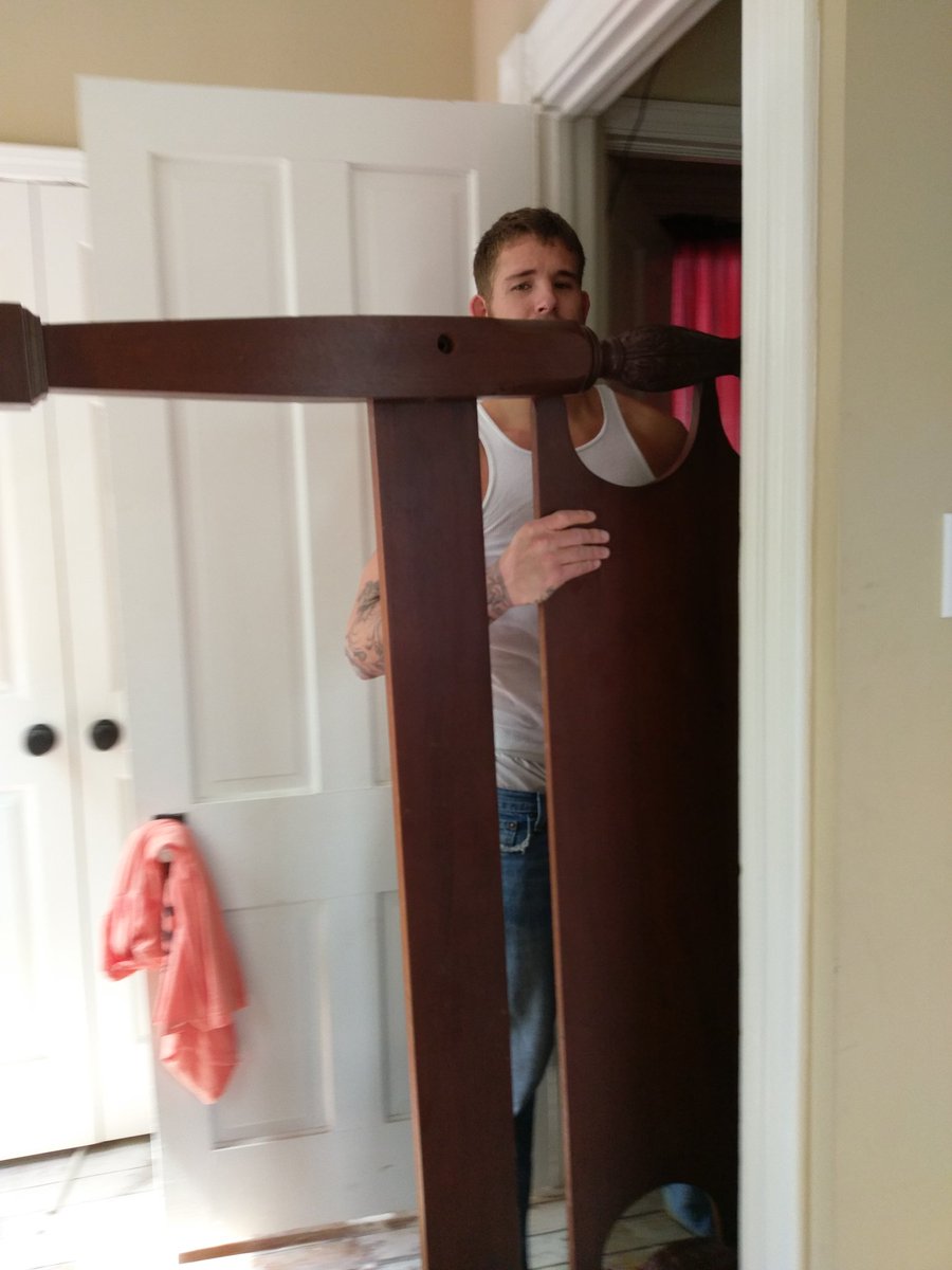 JamesLowesXXX's tweet photo. Moving shit with @MilesPrevitire 
Good times. 
And hate crimes https://t.co/uglHvRRMBm