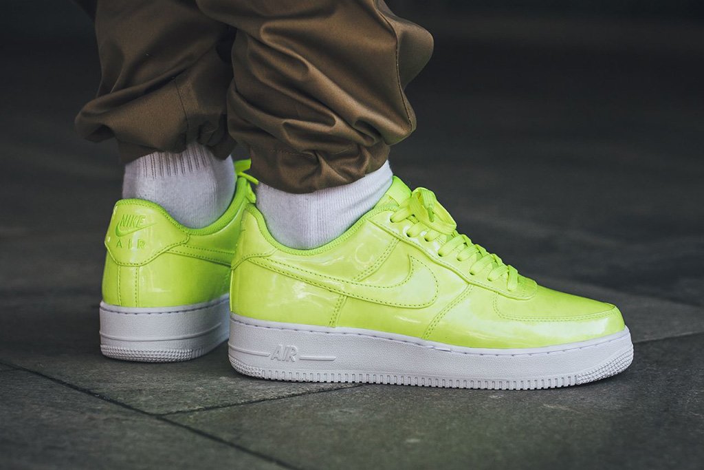 glossy Volt Air Force 1 Low UV reveals 
