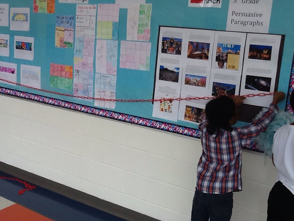 JenReichardt1's tweet photo. Measuring using our hundred chains. @SerenaHills_161  @sdemitrowicz https://t.co/vEv0ybe0ur