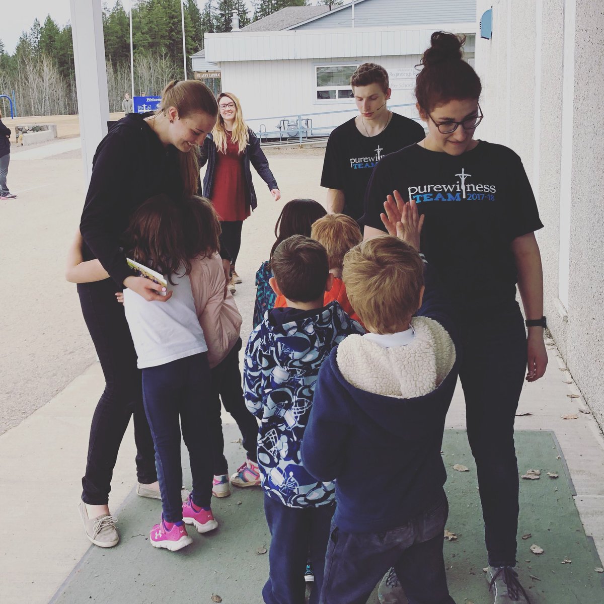 PureWitness1's tweet photo. Retreats here in BC have been a blast! We’re feeling all the love! 😄
_
#purewitness #BC #roadtrip #retreattime #joinpurewitness https://t.co/dTB1eYpUFh