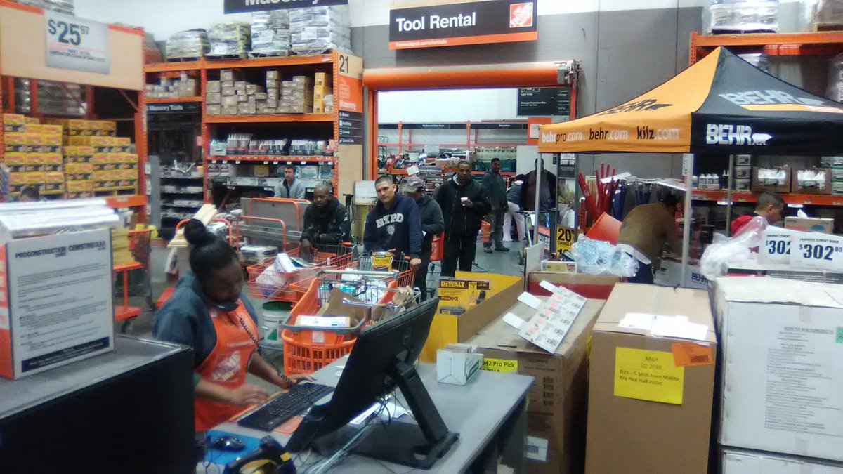 deshell1957's tweet photo. Store #980, The continuation of the Newark Home Depot's BEHR Pro Event. 4/25/18. @marcusmccollum @maggie27_valle @helly973 @FV_Behr @Latoya_behr @TimothyMickiew2 @MsCarly_HD @8913asmspecial https://t.co/8AhWNvpK08