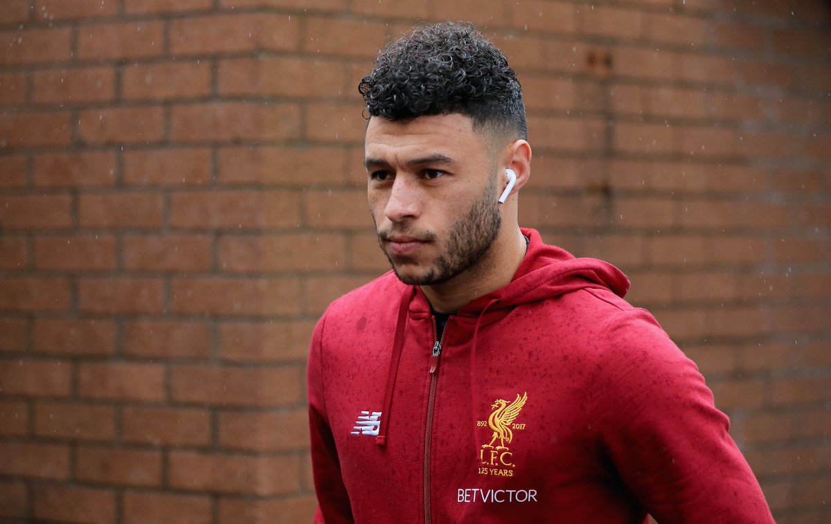 BREAKING: England midfielder Alex Oxlade-Chamberlain ruled out of World Cup after suffering knee ligament injury in Liverpool’s 5-2 win over Roma. #SSN