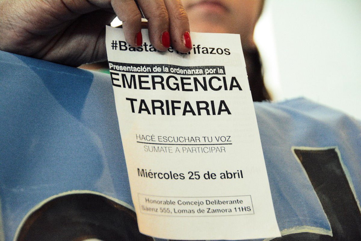 danyvilar's tweet photo. ⬆️Electricidad 🔌 1490%
⬆️Gas natural🔥1297%
⬆️Agua corriente💧 996%

Declaramos por ordenanza municipal 📄 la Emergencia Tarifaria en Lomas que impulsó la Mesa de Trabajo para frenar el tarifazo del distrito🤚🏽🚫

#HCDLomas #BastaDeTarifazos https://t.co/y0tMBDEuCo