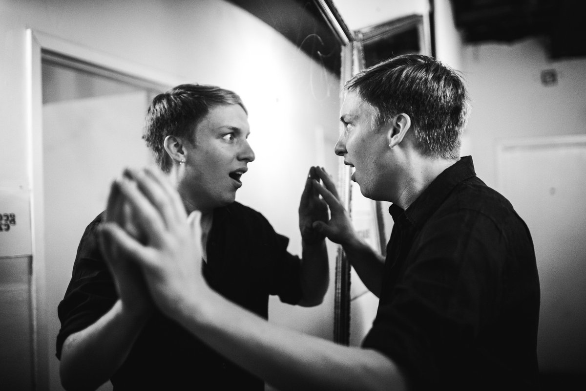 george E Z R A tweet media