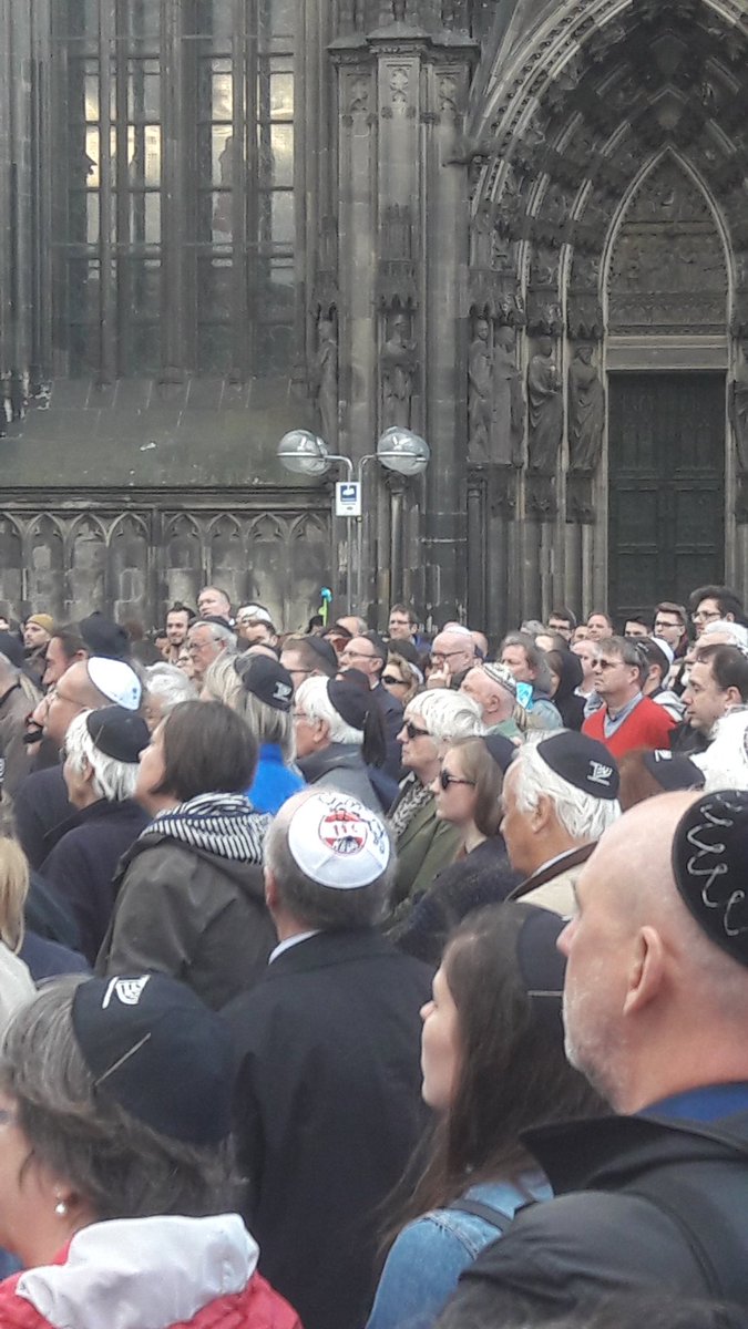 FDP_KoelnMitte's tweet photo. #KippaColonia #effzeh #Kippa #Köln 😎👌 https://t.co/CgCiqsaNPY