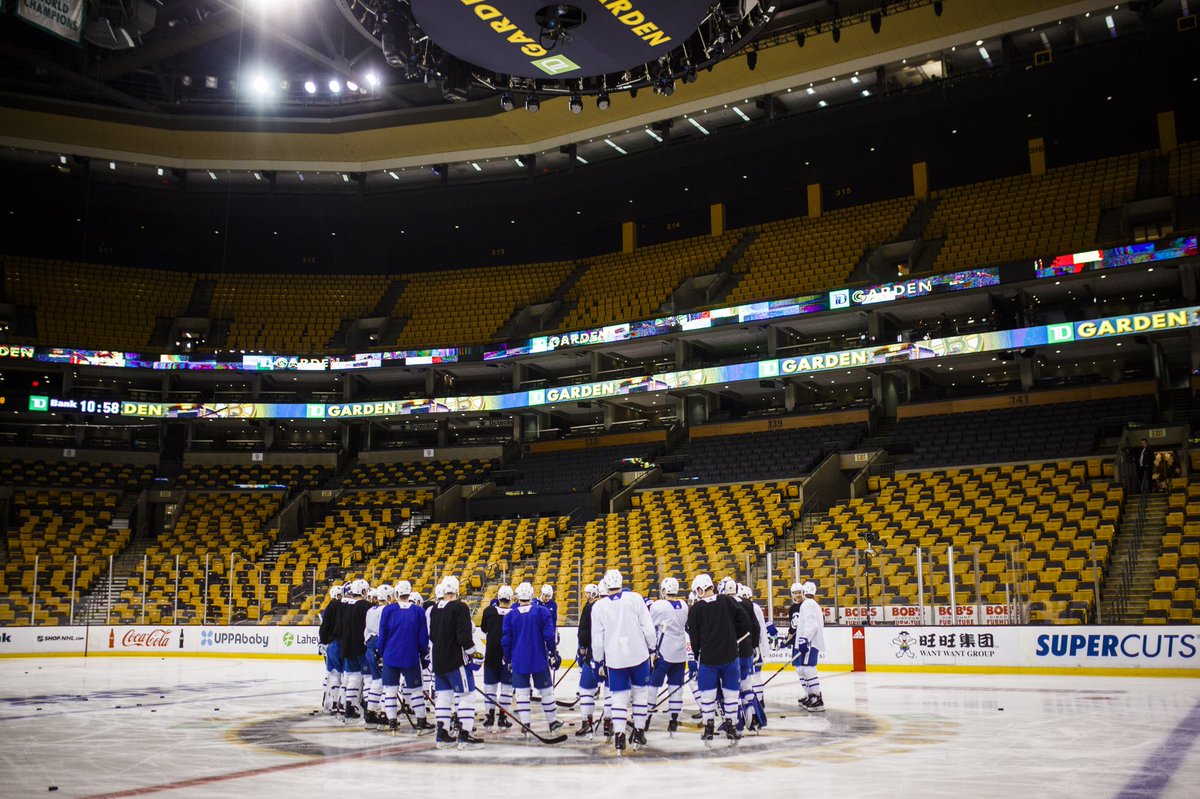 MapleLeafs's tweet photo. Final huddle. 

#StandWitness | #StanleyCup https://t.co/MdFuZhezOU