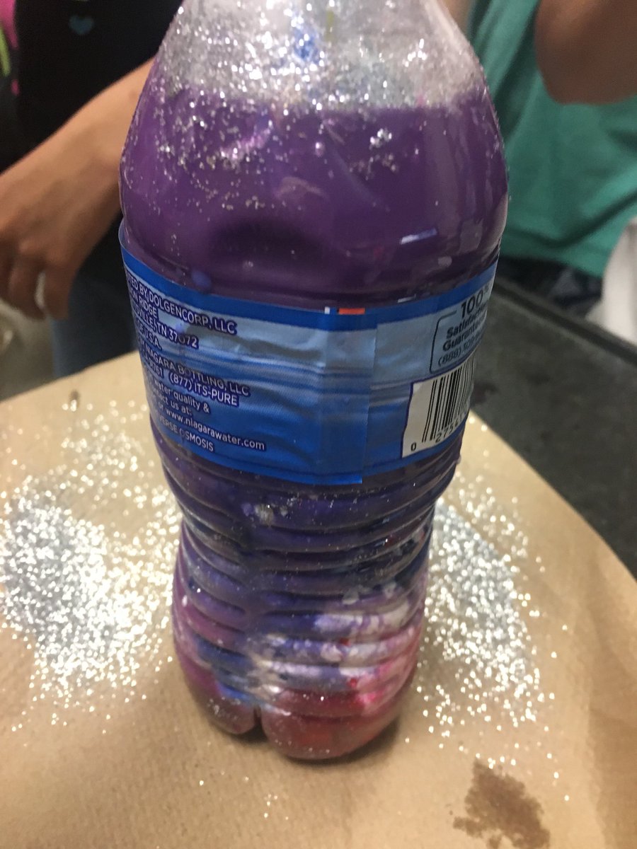 missdatsms's tweet photo. Galaxies in a bottle @SMSeagles16  Makers Space!  😍😍 https://t.co/wuvRUcMv5h