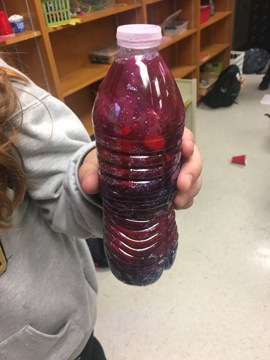missdatsms's tweet photo. Galaxies in a bottle @SMSeagles16  Makers Space!  😍😍 https://t.co/wuvRUcMv5h