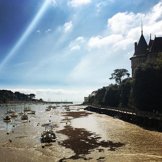 katechkah's tweet photo. Ready to sail, once the ocean brings back the water 💦
It’s my big dream to go ⛵️. Ever sailed? .
.
.
.
.
#pornic #loireatlantique #destinationpornic #plage #bretagne #naturelovers #igerspornic #paysdelaloire #chemincotier #photodujour #jaimelabretag… https://t.co/xdbBnOnk6E https://t.co/F49qtfJCtd