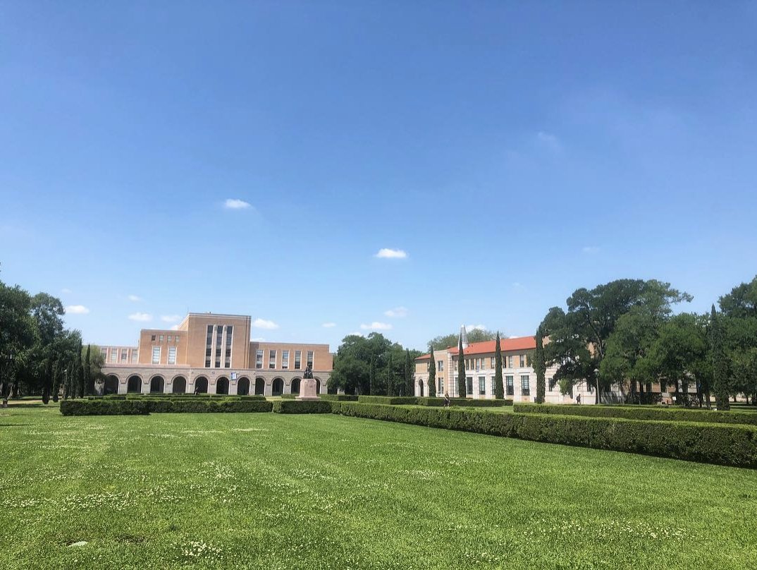 RiceUniversity's tweet photo. Maybe April 25th really is the perfect date 💙 https://t.co/uwcv999QiF