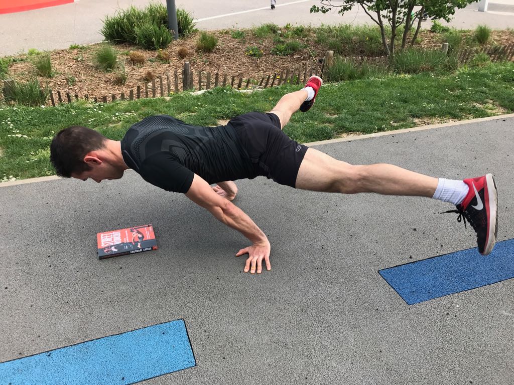 mansanna78's tweet photo. Émission à ne pas louper demain à 11h45 sur @FranceOtv avec un sujet spécial #streetworkout
@Beklabarre @BodyArtAthletes @rdubois23 @EditionsAmphora @francetvsport @SartrHardCross
@SoniaChiro
#calisthenics #outremer #freestyle #setandreps #streetlifting #bodyweight #gym https://t.co/G3r3ff3Yfm