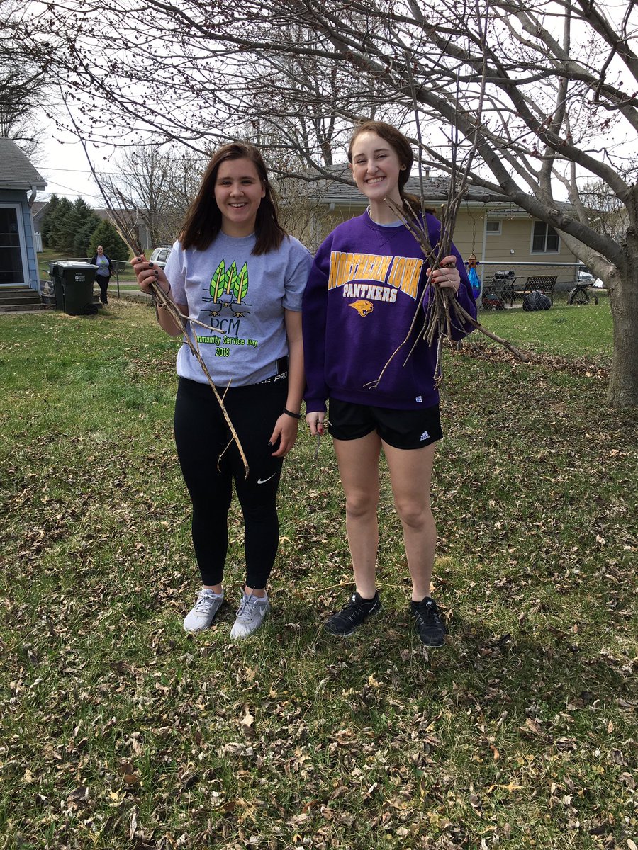 MsPohl's tweet photo. Cleanin' up the Monroe sticks 🏡#PCMServes https://t.co/hATIi9TZrW