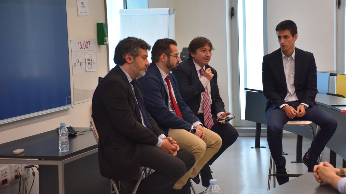 LigadeBolsa's tweet photo. Resumen parte 3 Conferencia "Gestionando nuestro dinero" @PompeuInvClub @joanld973 @UPFBarcelona @lizan_One2Quant @jcarostock @gpmbroker y @Kai_Torrella #Gesinter https://t.co/nJb4H9EiyL