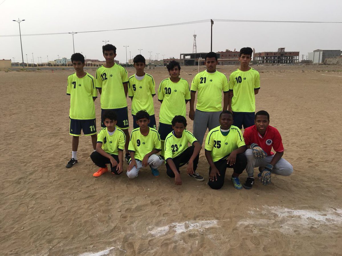 alfahadd95's tweet photo. ضمن دورة الفهد السنية الخامسة مواليد                1423 في دور الاربعة  
 لعب فريق التضامن وفريق الشعب وانتهت المباراه بفوز التضامن ب0/1 يوصول لنهائي  وهاردلك لشعب  في الدورات القادمة https://t.co/WQ2lc1sxra
