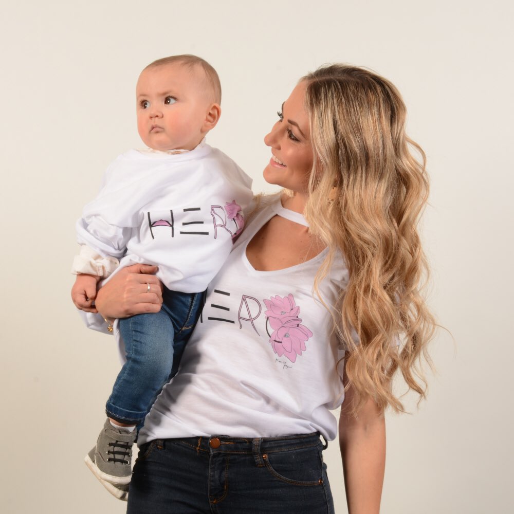 Sumando Fuerzas Apoyando a 5 fundaciones en la lucha contra el Cancer de mamá , adquiere tu edición especial ! Es momento de dejar huella 💓! <a href="/FUCAMM/">FUCAM Cáncer de Mama</a> <a href="/cruzrosagdl/">CRUZ ROSA GDL</a> @cruzrosamonterrey <a href="/AMLCC/">AMLCC</a> <a href="/salvati/">salvati</a> .