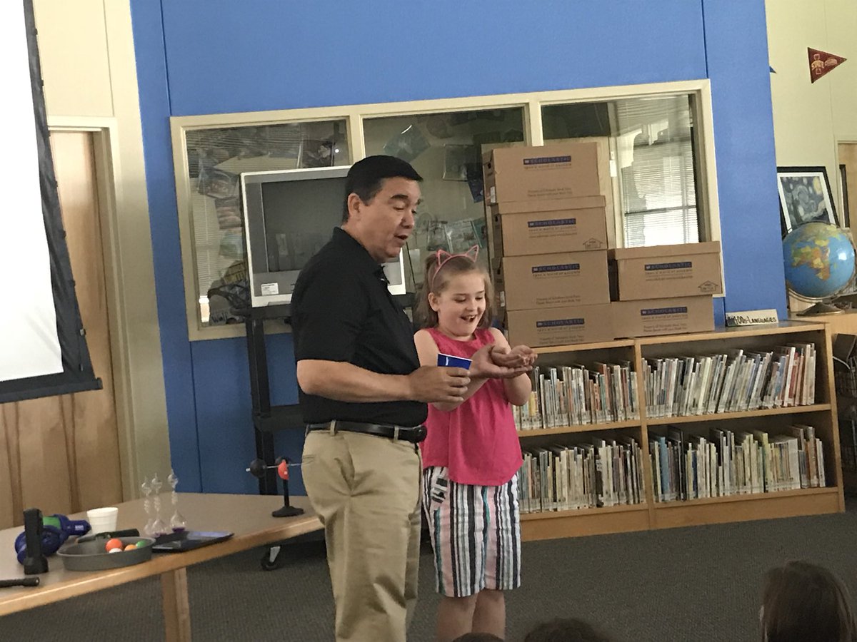 williamscubs's tweet photo. Such an incredible morning learning about weather from Chief Meteorologist Alex Garcia from @KABBFOX29!  #3rdgrade #science #thankyou https://t.co/04uKlVcpVE