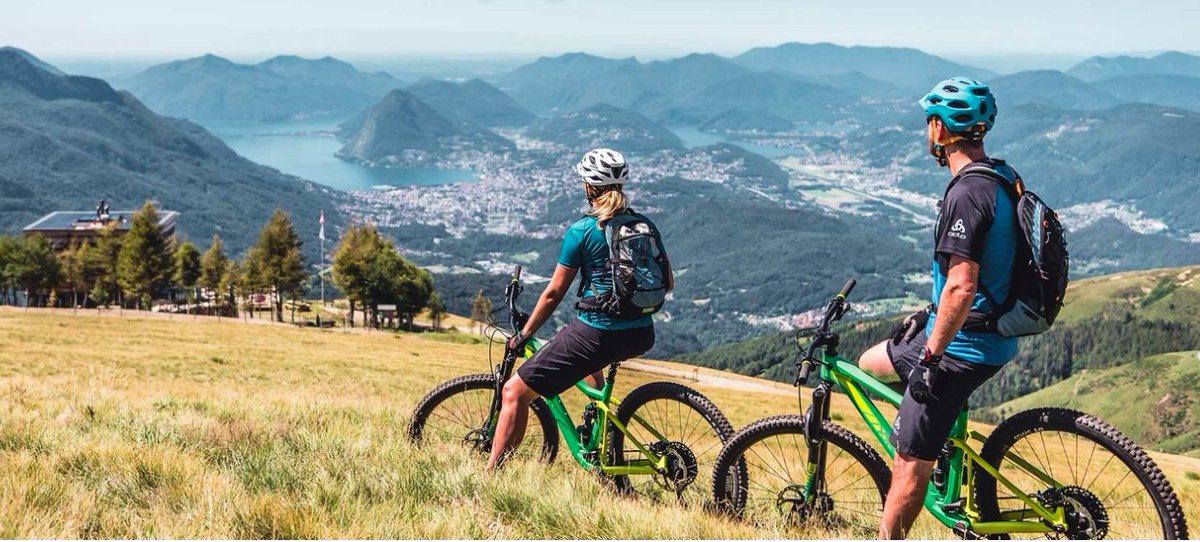 STMediaCH's tweet photo. Geheimtipp für MountainBiker! Das #ValColla im hügeligen Hinterland von #Lugano mit der #CapannaMonteBar als Hotspot! Attraktive Singletrails und feiner Gnoccischmaus lautet das Berghütten-Motto! @LuganoRegion @ticinoturismo @SchweizMobil https://t.co/0KJwIXb3AI https://t.co/NL7KVrpg70