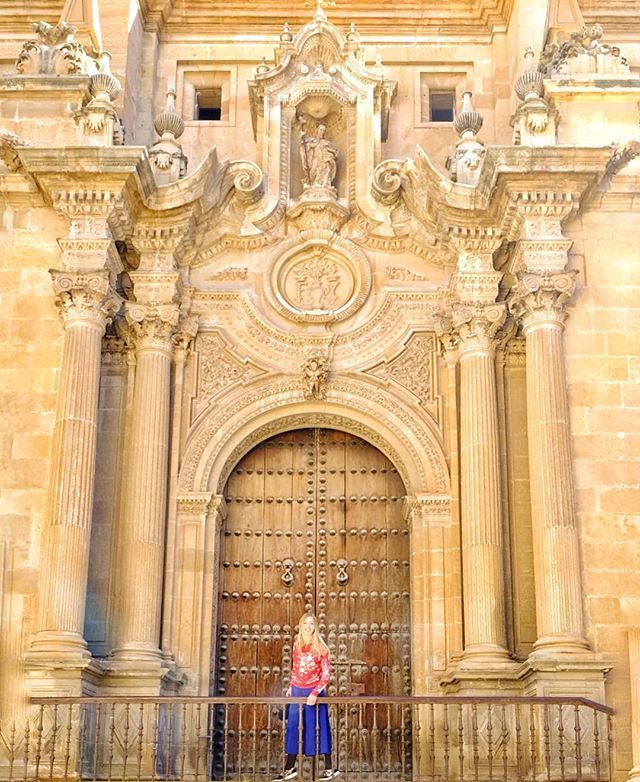 paulinaroad's tweet photo. Cheers to discovering the gems of little Spanish towns! 🌹The entrance door of Guadix cathedral is only one of the surprising sites of this charming town in the heart of Andalusia 🌻
.
.
.
.
.
#visitspain #guadix #andalusia #lifeontheroad #outdoorlife #adventureinyou #igworldc… https://t.co/4XT1c03rEs