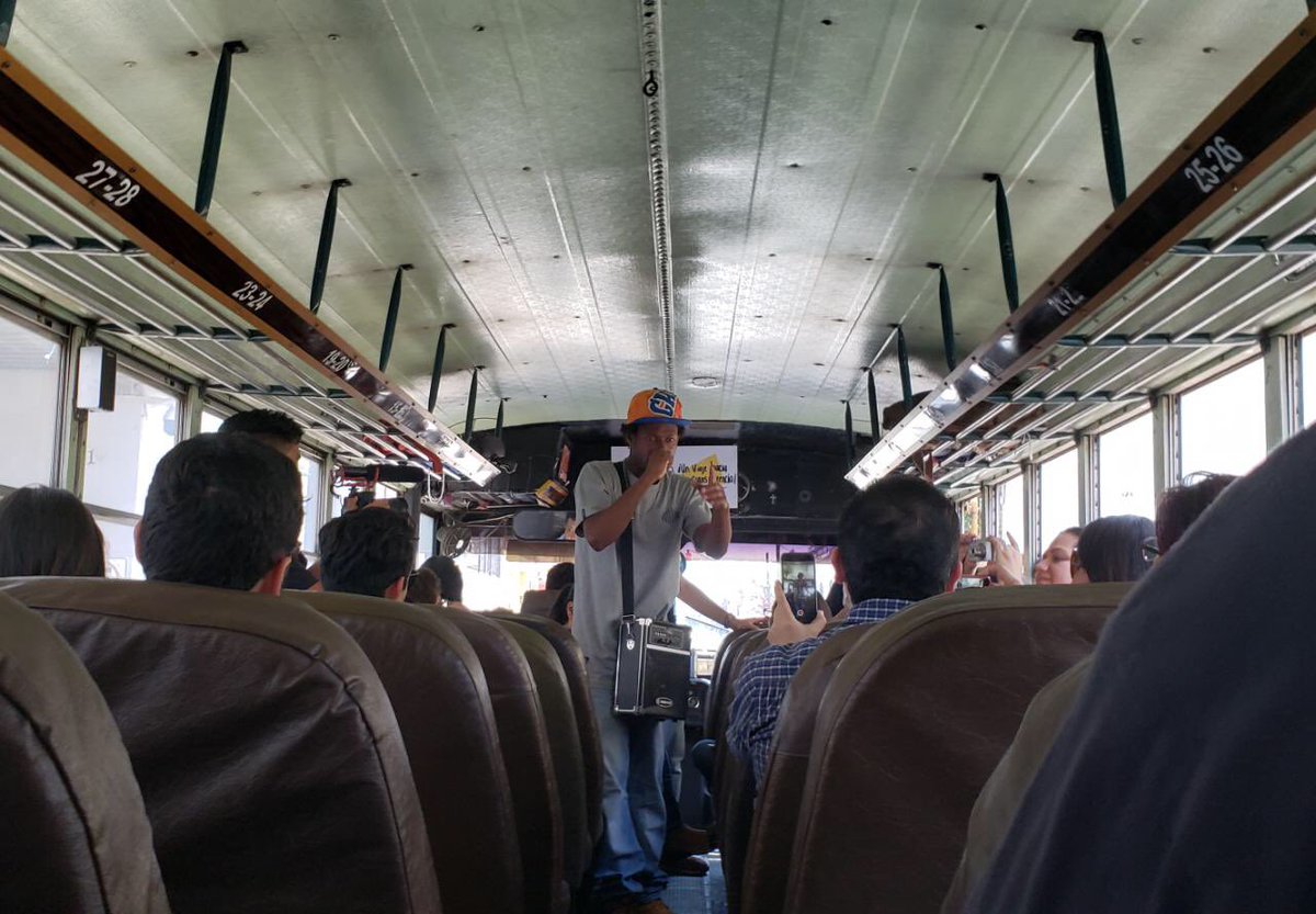 IRI_es's tweet photo. Jóvenes de Perú, México y otros países de #TechCampGT hacen el Tour Anti-corrupción un viaje a la transparencia visitando las principales instituciones públicas en Ciudad de #Guatemala @AcGuatemala @IRIPAZ https://t.co/ws3wSsTXJm