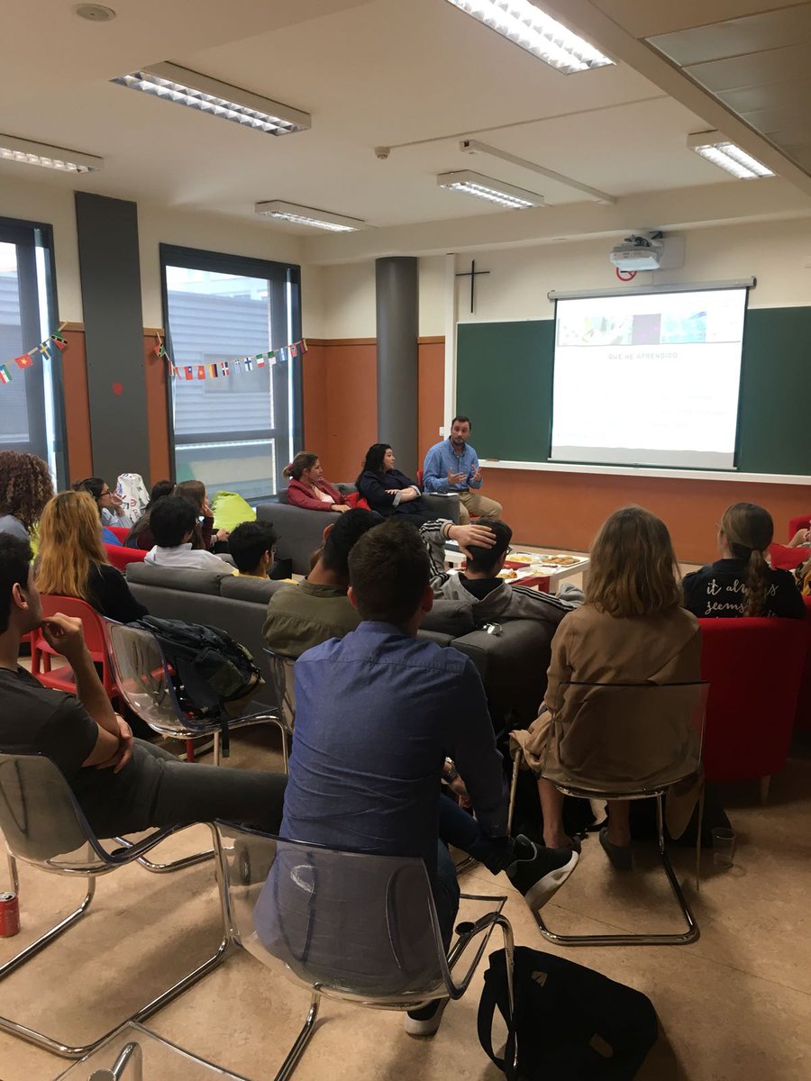 unikscience's tweet photo. Hoy nuestro socio @vhrabaza ha participado junto a @LBSobero e Isabel Sola de la @la_icreativa en unas jornadas de emprendimiento, junto a estudiantes de @UCHCEUniversity una alegría tenerlo como fundador. Y en un día como hoy #DiaDelADN ;) gracias a todos los que buscan màs allá https://t.co/oi5aau3CCn