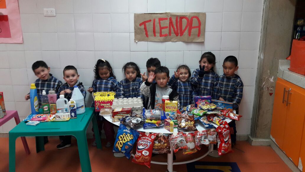 integracionbta's tweet photo. 'Los pequeños pero grandes soñadores'. Hoy desde el jardín 'Juan Rey' de San Cristóbal, se busca fortalecer en los niños y niñas, valores sociales como el trabajo en equipo, la amistad y el compañerismo. #NosMovemosPorLaNiñez https://t.co/X2Z7gftfD8
