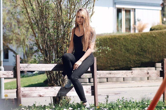 Wer hatte heute auch so geiles Wetter? 😍 https://t.co/q7Hf4lINw1<a href="/tag/tattoo"class="tags"><span>#tattoo</span></a><a href="/tag/inked"class="tags"><span>#inked</span></a><a href="/tag/ink"class="tags"><span>#ink</span></a><a href="/tag/mydirtyhobby"class="tags"><span>#mydirtyhobby</span></a><a href="/tag/jessycam"class="tags"><span>#jessycam</span></a>