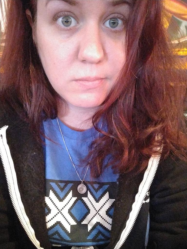 JabeeD's tweet photo. Just sitting here in my #d2n shirt watching #supernatural at a @bjsrestaurants bar waiting for @mishacollins to go live about @GISH...
#teamtinycas https://t.co/M741kpMInv