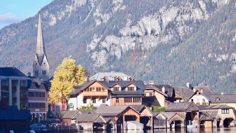 beautyandbeing's tweet photo. Hallstatt is one of the prettiest places I have ever been to. Would love to go back someday. 

https://t.co/2kHGIm1mO6

#hallstatt #triphobo #traveldiaries #travelblogger #travel #ilovehallstatt #visithallstatt #visitaustria #ttot #tbt https://t.co/00UVZFCrdh