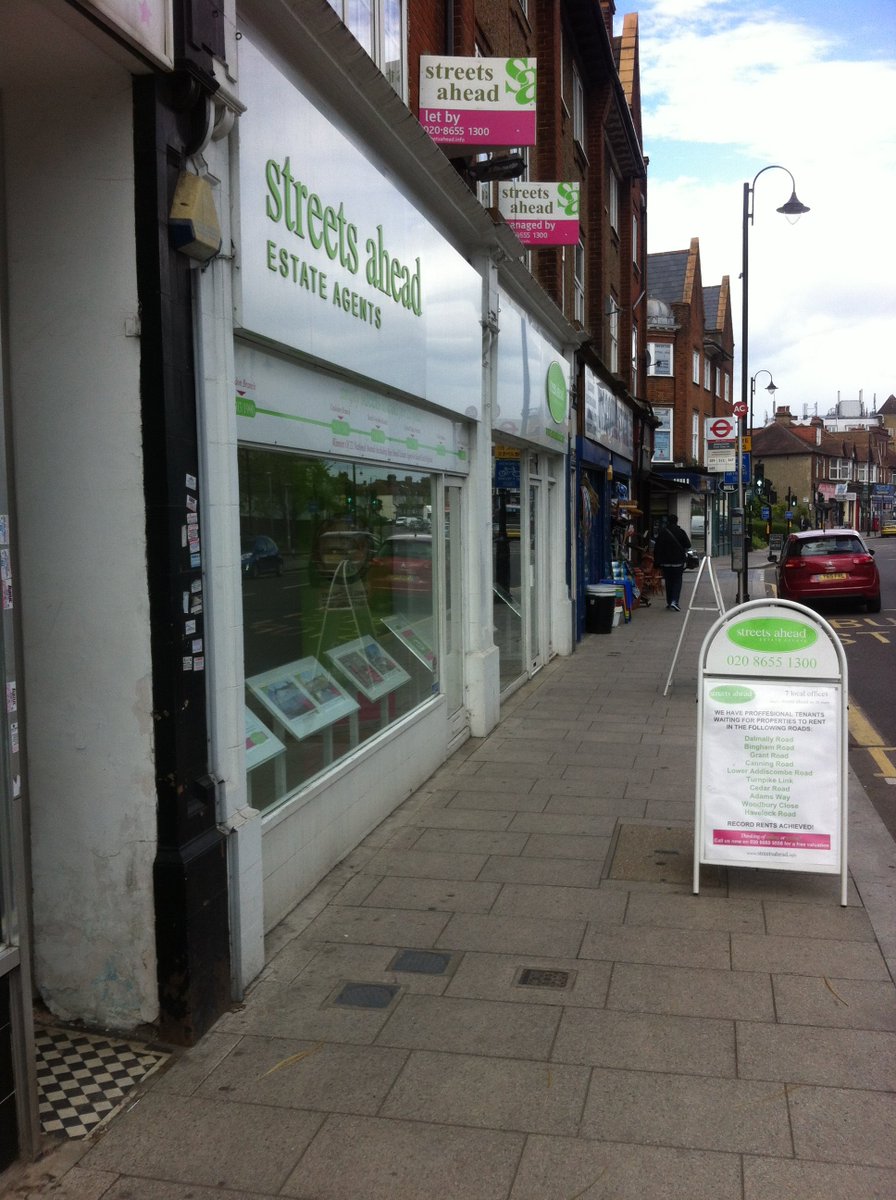 44jinky44's tweet photo. @StreetsAheadCC @RNIB @OohhhBam is there any chance us pedestrians can use the pavement too? #addiscombe #Croydon #gentrification #estateagents https://t.co/Eulhbu8CZA