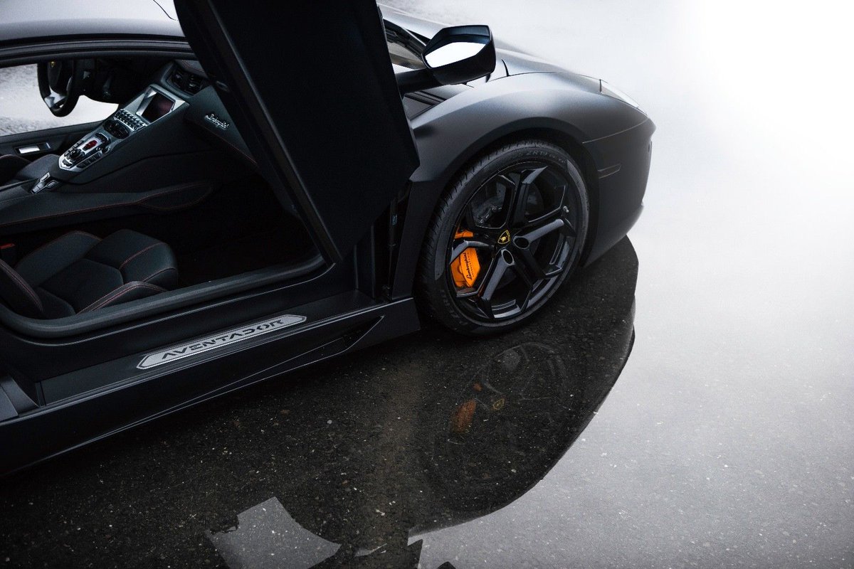 LamboTrade's tweet photo. 2013 Lamborghini Aventador LP700 Coupe 2-door with 5,200 Miles asking US $325,000.00.  Located in Loomis, California, United States, ships within USA: https://t.co/iSC0AekmBX