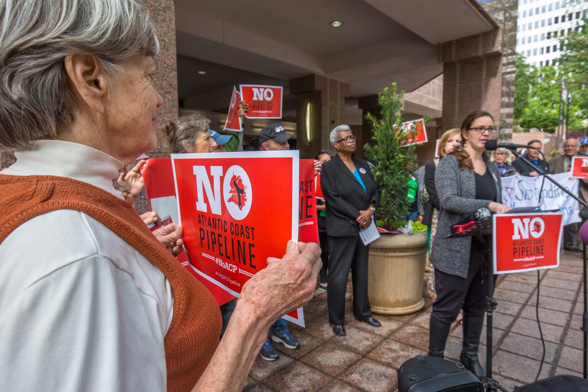 HansleyCaroline's tweet photo. Best photos from @BankofAmerica shareholder meeting protest. More coming. #DefundACP https://t.co/R35sqQ5ZtX