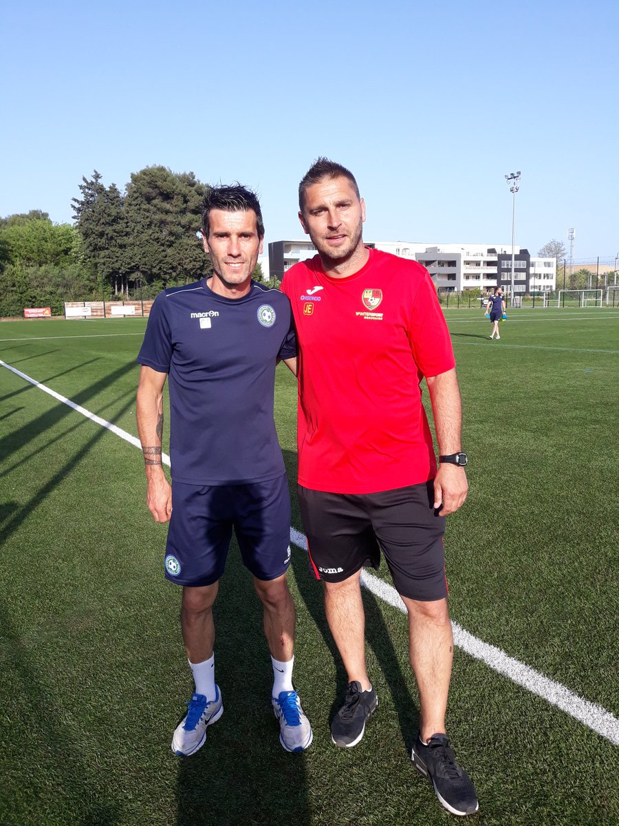castelnaucresfc's tweet photo. [U17] Après avoir porté ensemble les couleurs du @nimesolympique, Johnny Ecker et Cyril Jeunechamp se retrouvent sur leurs bancs respectifs lors du match amical entre Castelnau et Beaucaire ⚽️ https://t.co/OsRBKEYdlx